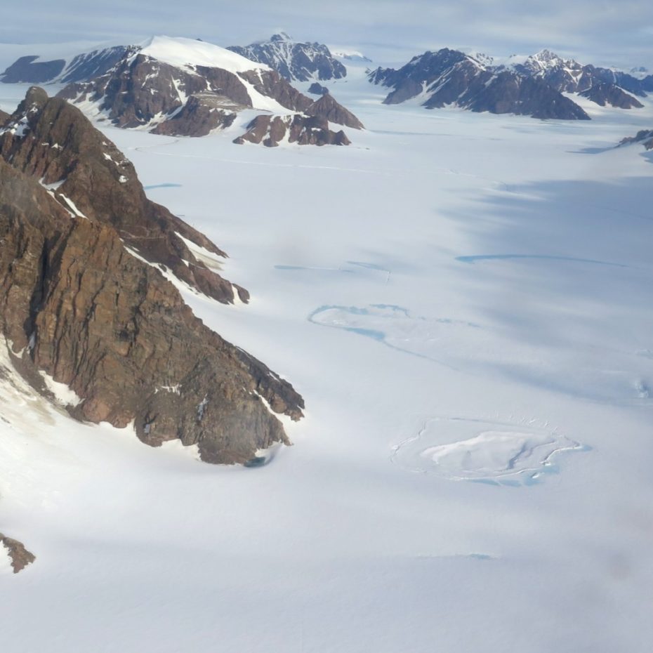 FLYING ACROSS THE HIGH ARCTIC